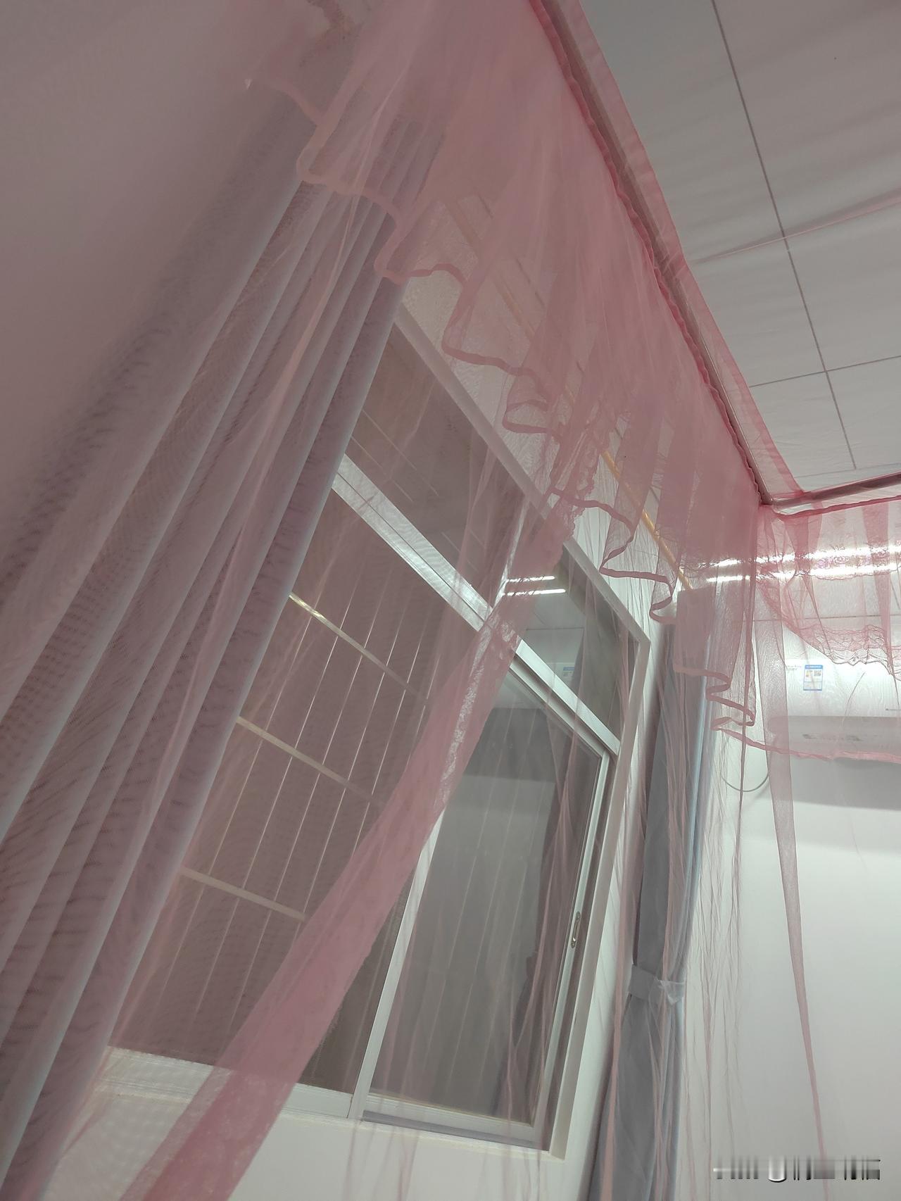 这几天精神有点崩溃，邻居每天都放音乐，早中晚一直放，早上6点多就开始放，睡个午觉