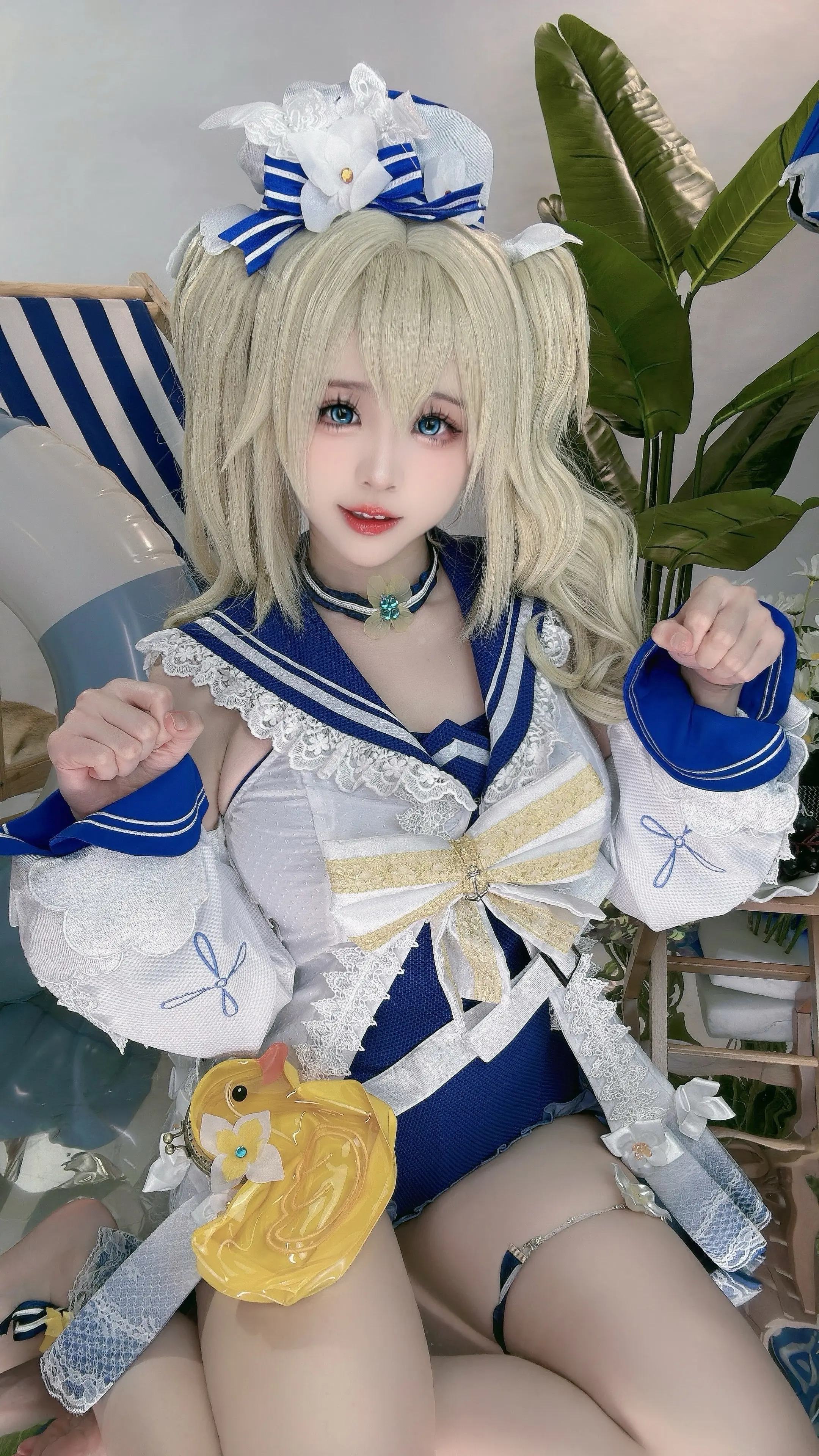 黄头发那小女孩。