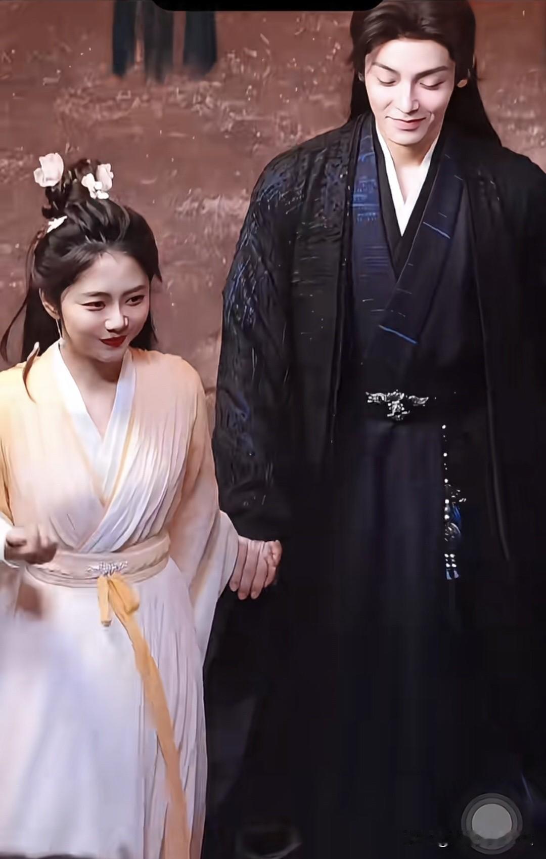 谭松韵的气质太贴合献鱼女主了，看小说时满脑子都是她！[捂脸]​谭松韵 谭松韵红毯