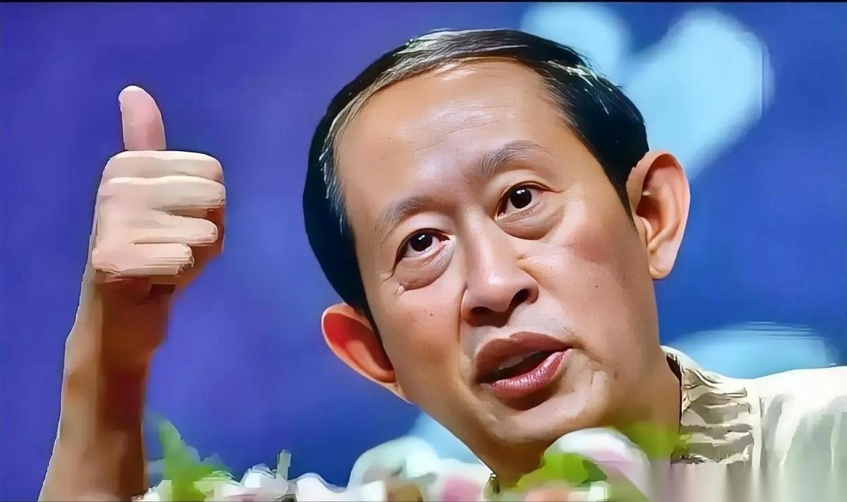 一句话道破战争的残酷：“战争结束后，政客们握手言和，瓜分地盘；将军们加官晋爵，享