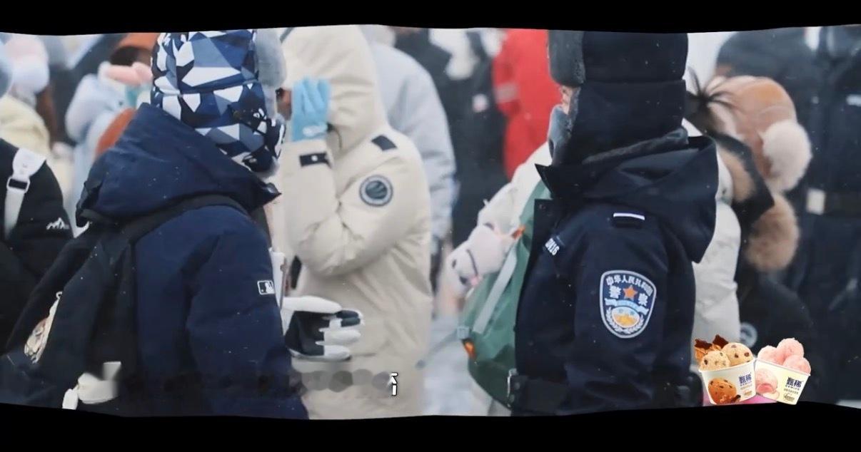 鹿晗和长白山警务队韩语对话鹿晗的韩语熟练程度真的超出预期，在长白山碰到冰凌花女子