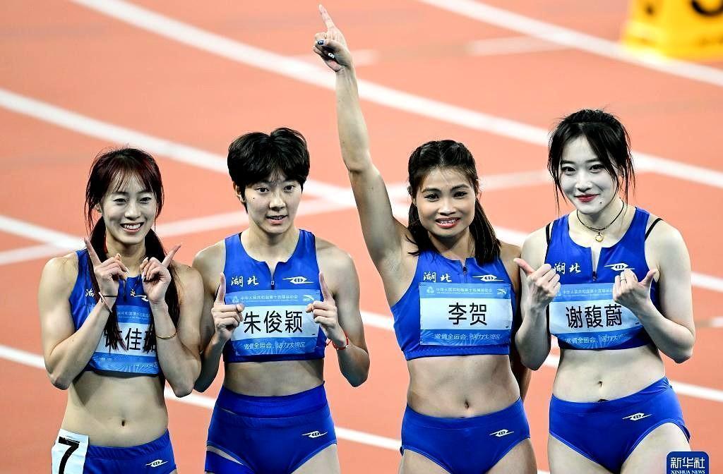 出人意料。千湖之省的湖北人突然跑得更快、跳得更高了。
第十五届全运会，湖北人在田