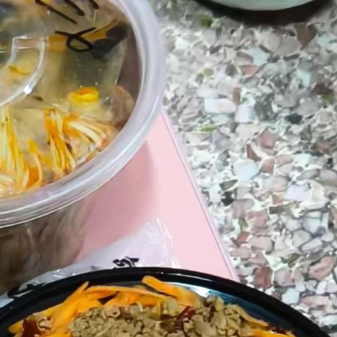 每日一善 ☀️每日一善☀️阳光信用 向善是一种文明，也是一种光明。善良之举，需要