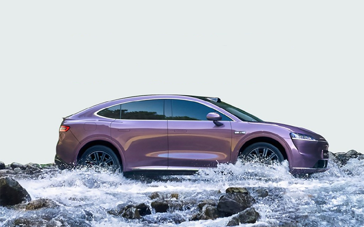 智界R7增程版续航超1500公里  纯电续航250km，燃油续航1300km，综