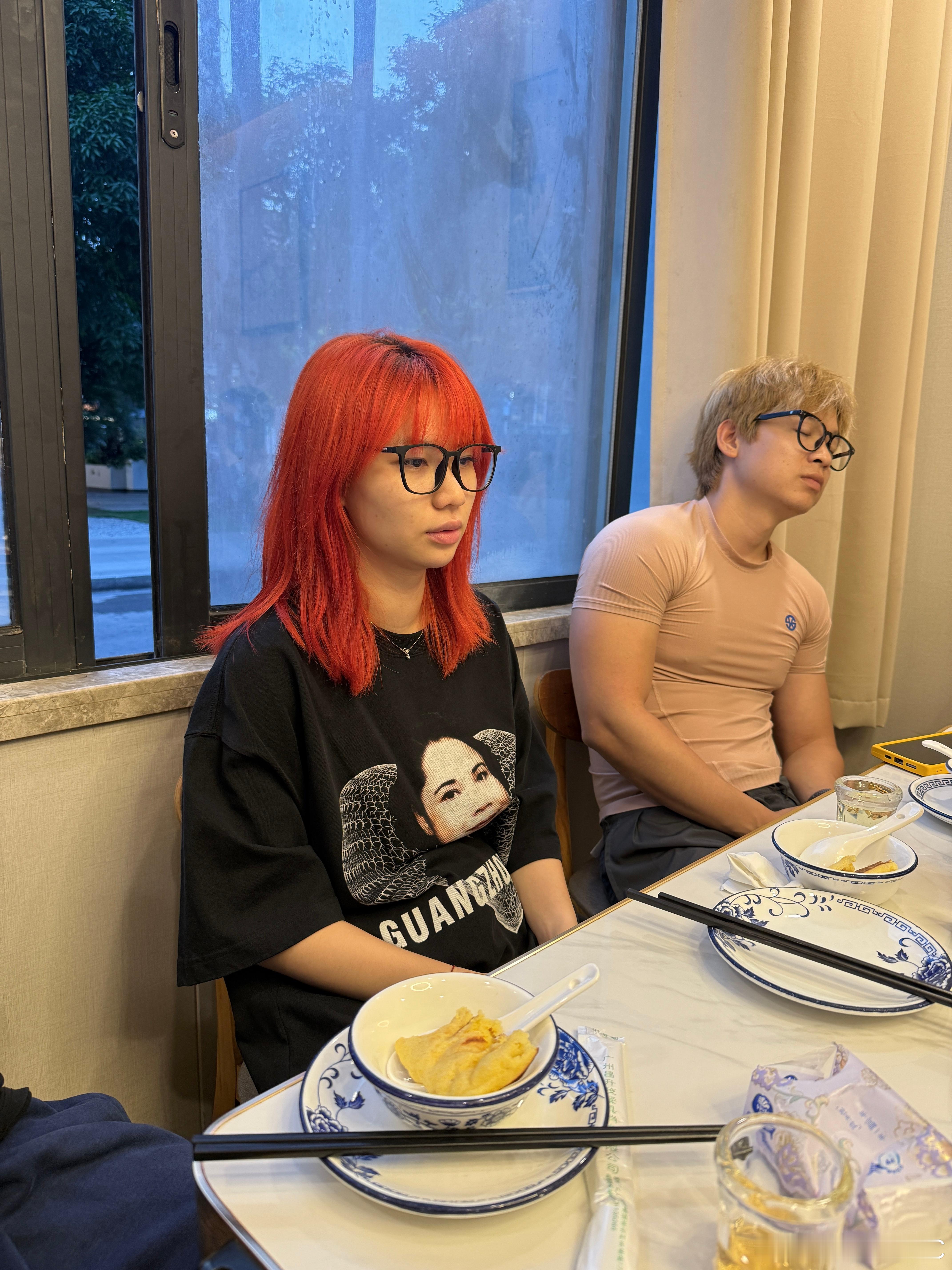 我真不行了给办公室装修干了两天整个人垮掉人还是要努力赚钱自己搞装修真的累爆了想坐