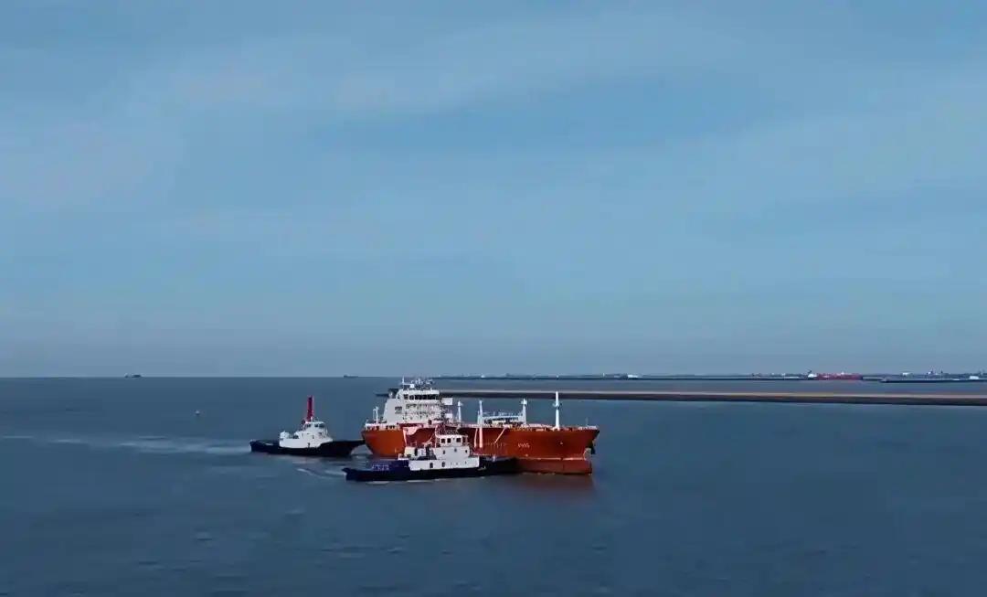 美国彻底傻眼！中国甩出“绿色新石油”王炸，辛辛苦苦抢的石油，全成了废液？这种液体