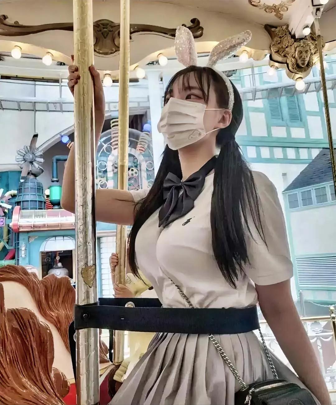 玩这个还要系安全带？