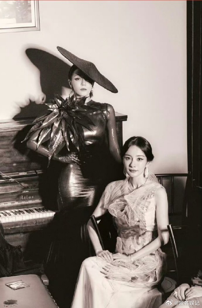 内娱有自己的豪门姐妹 杨幂迪丽热巴同框就是明艳代名词！这俩人站一起，豪门大小姐和