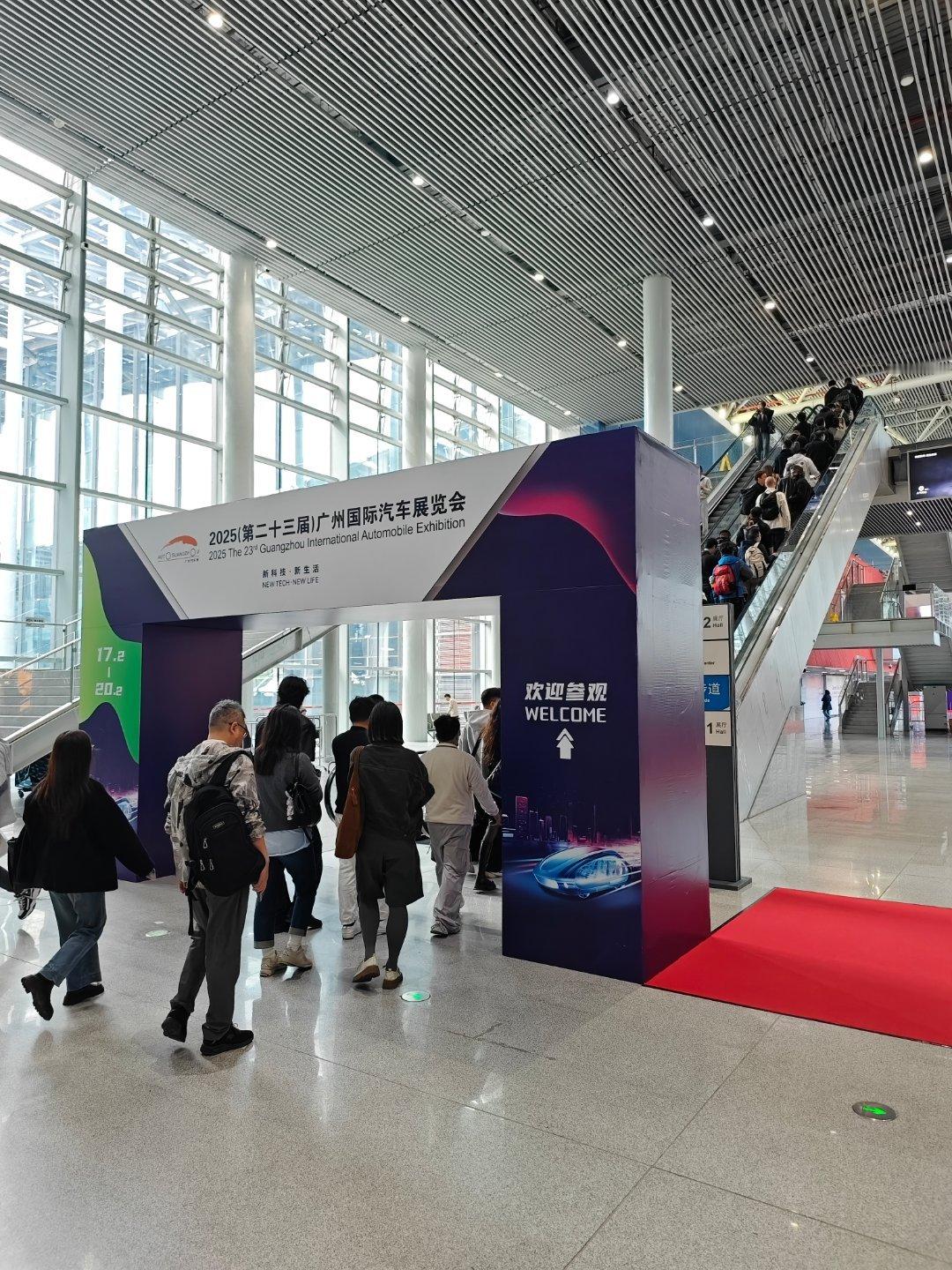 来了！来了！路上有点小堵，虽迟但到  