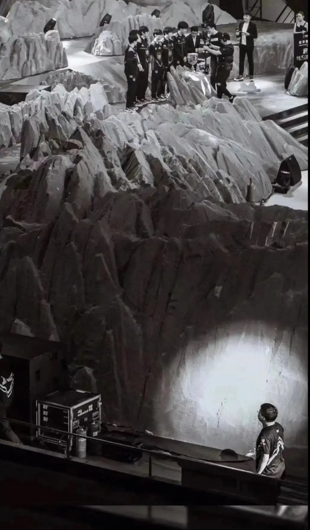 深度分析！从LPL历史的角度看Uzi，为什么他能成为很多观众心中的神？先说明一下