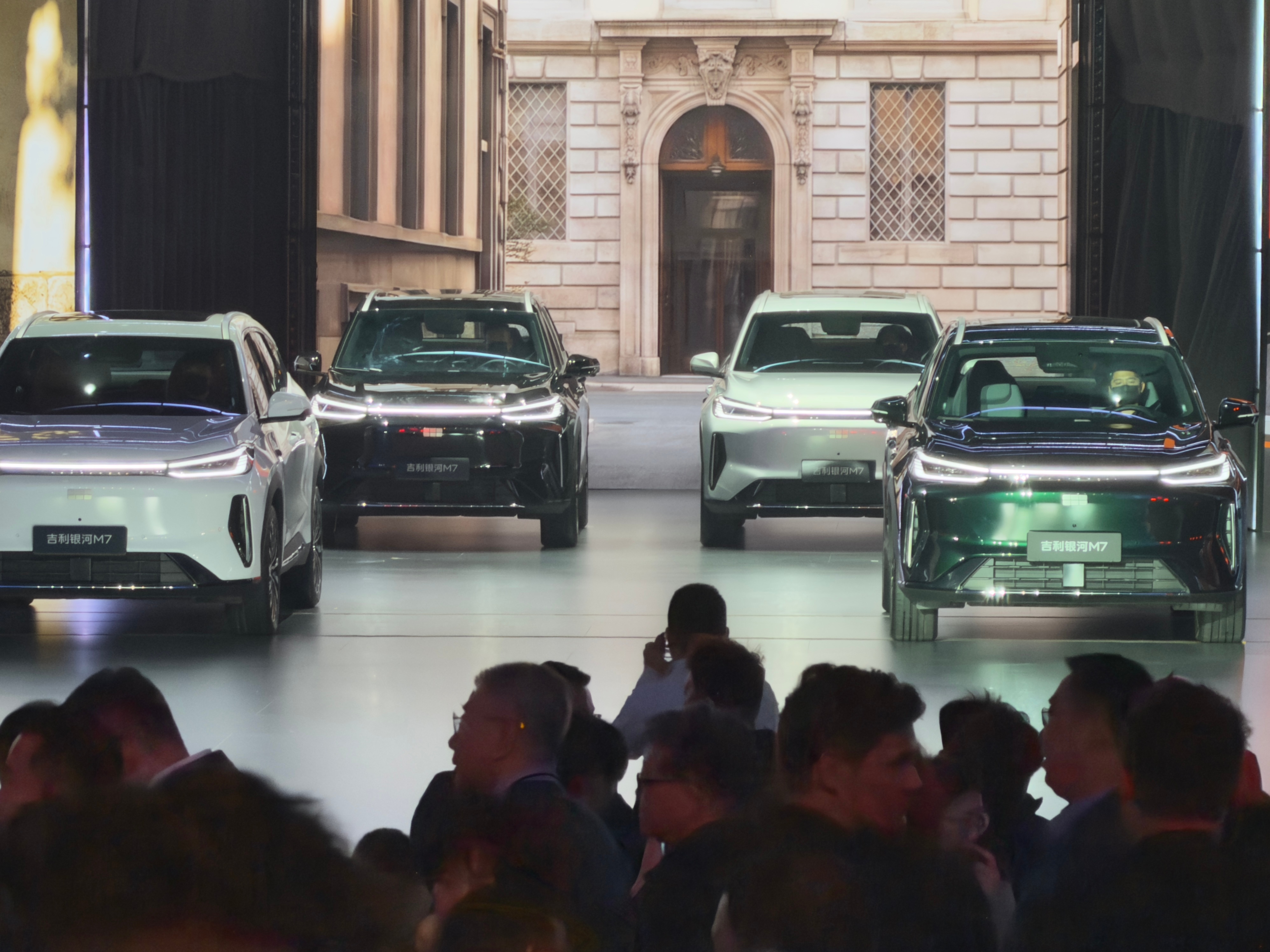 吉利银河M7上市，不仅价格有惊喜，在追加1万限时权益后，起售价来到10.98万起