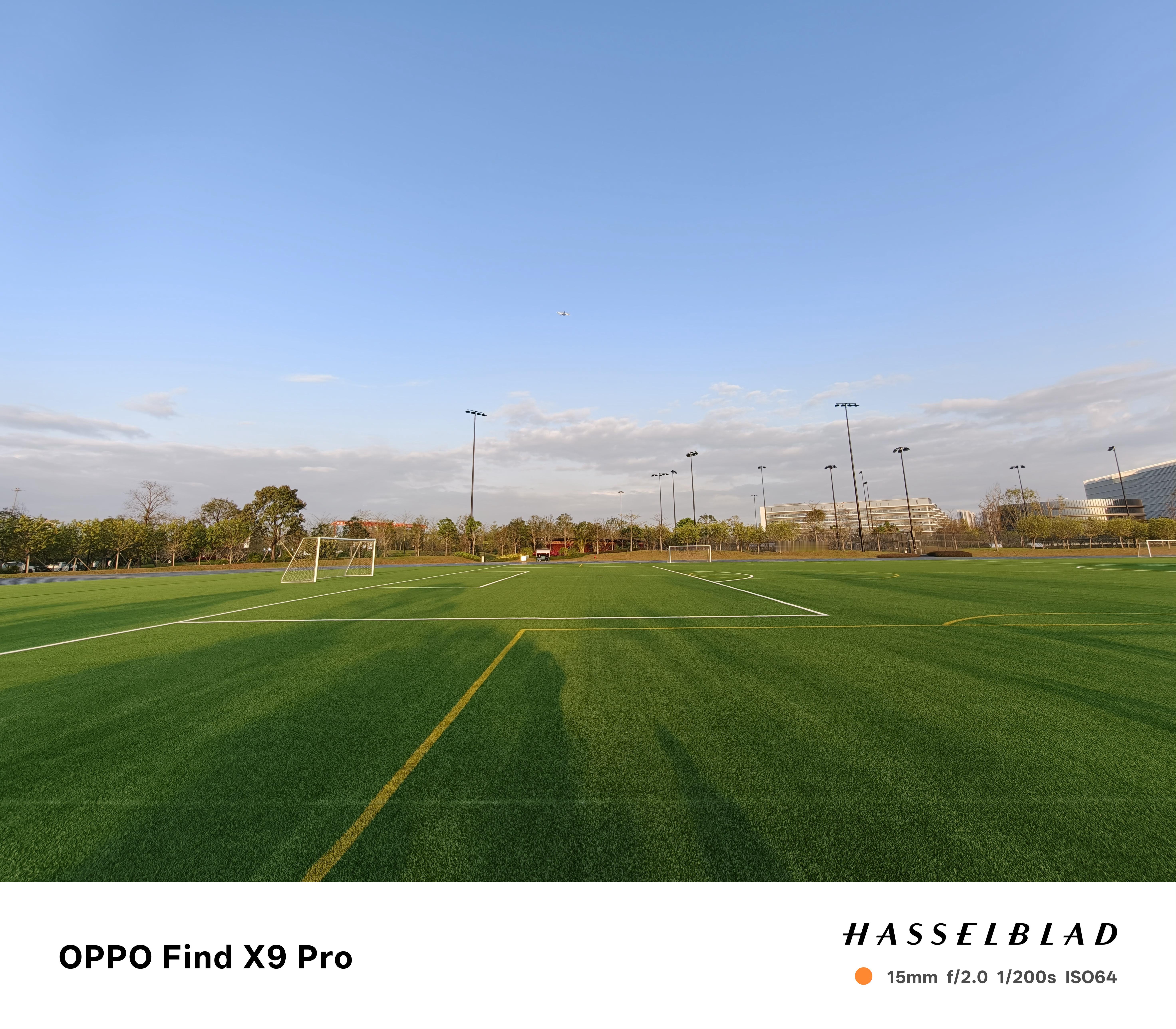 来打卡OPPO Find N6发布会了，这个体育馆环境真好啊，羡慕OPPO员工，