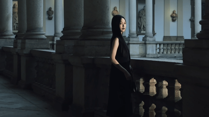 唐嫣无袖西装汪小姐好久不见