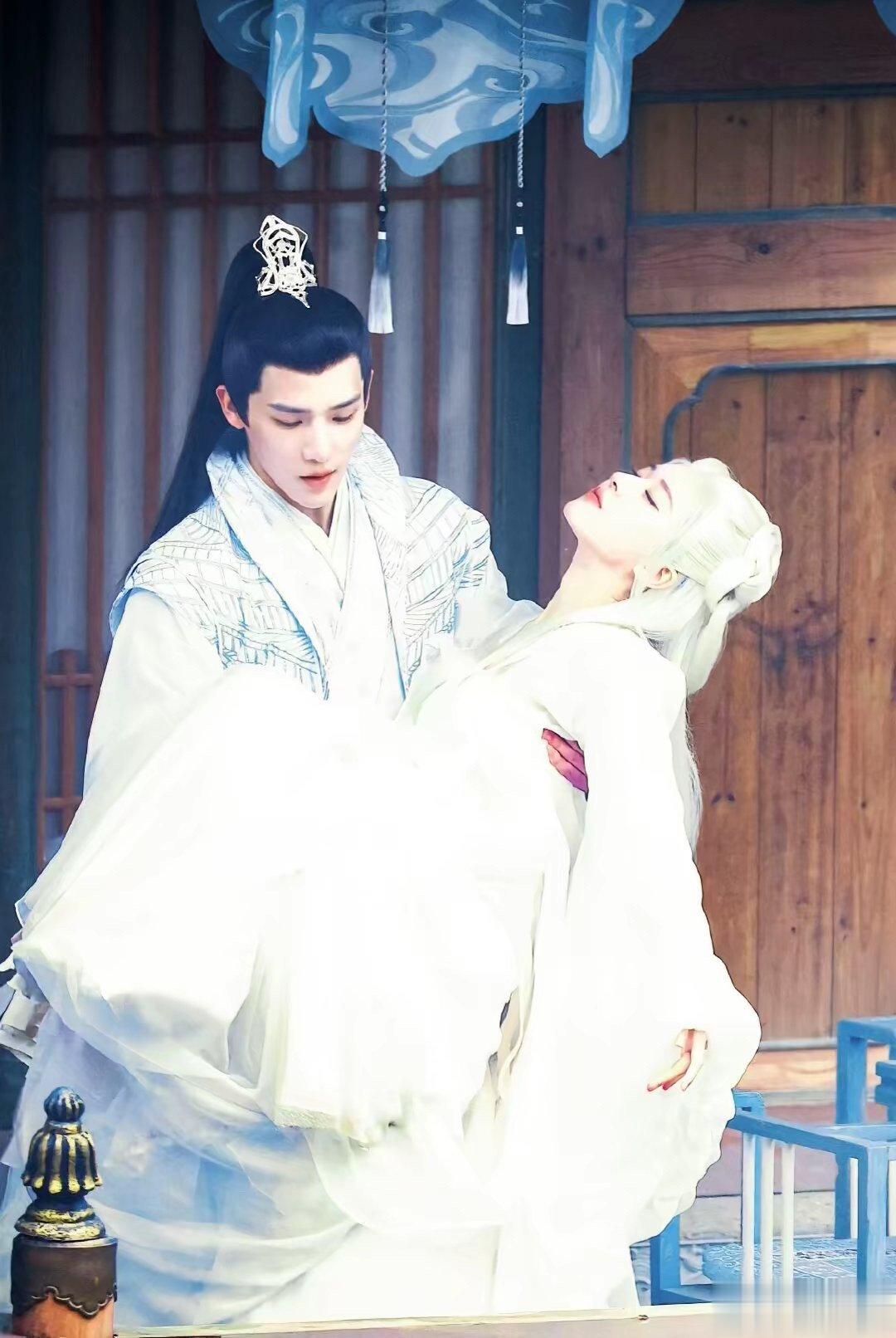 #赵露思头发白了#、#赵露思神韵头发白了# 赵露思头发白了，赵露思神韵头发白了，