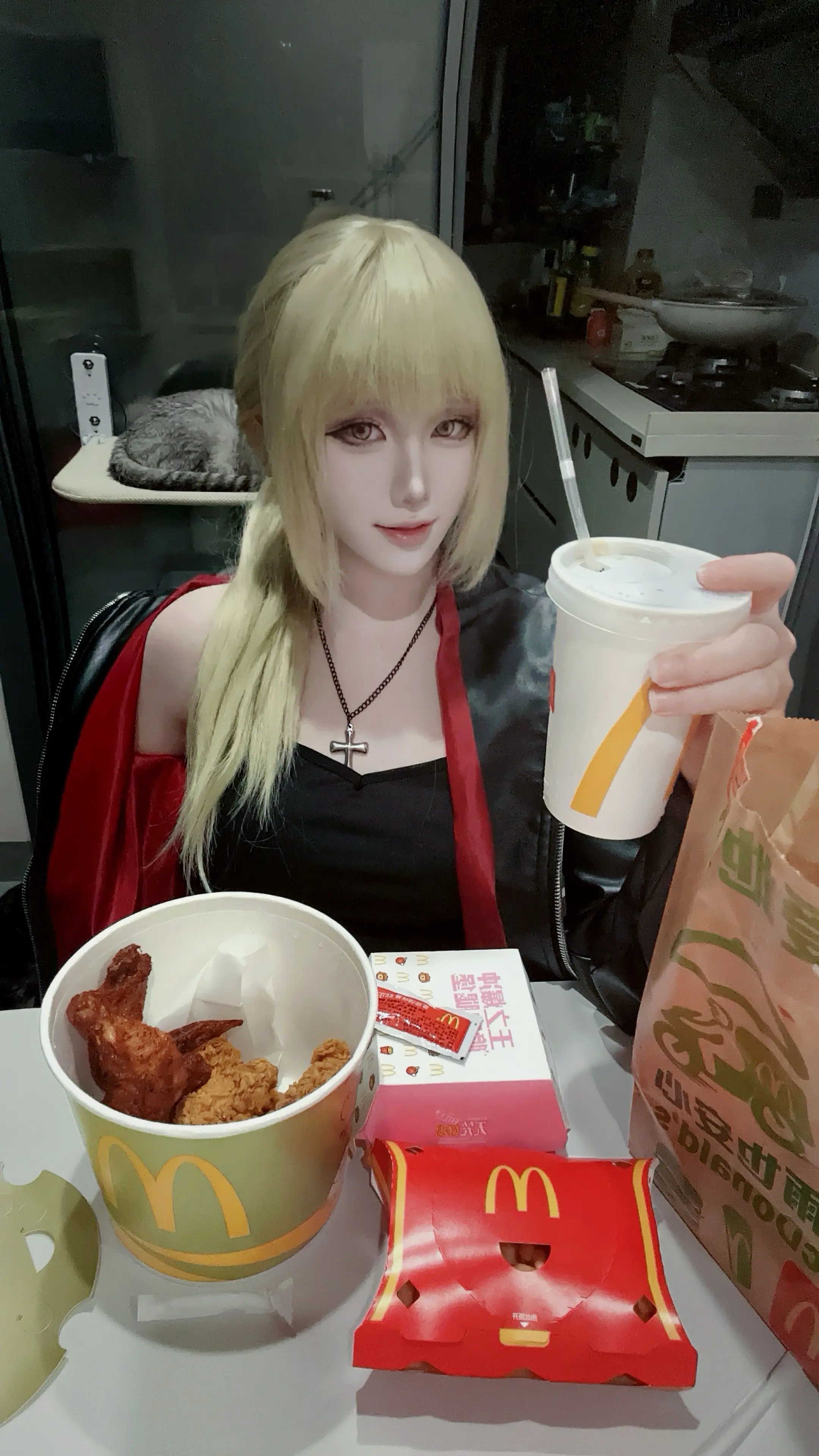 不要试图讨好我，我是个无论部下死亡还是人们痛苦都没有任何感觉的女人。什...