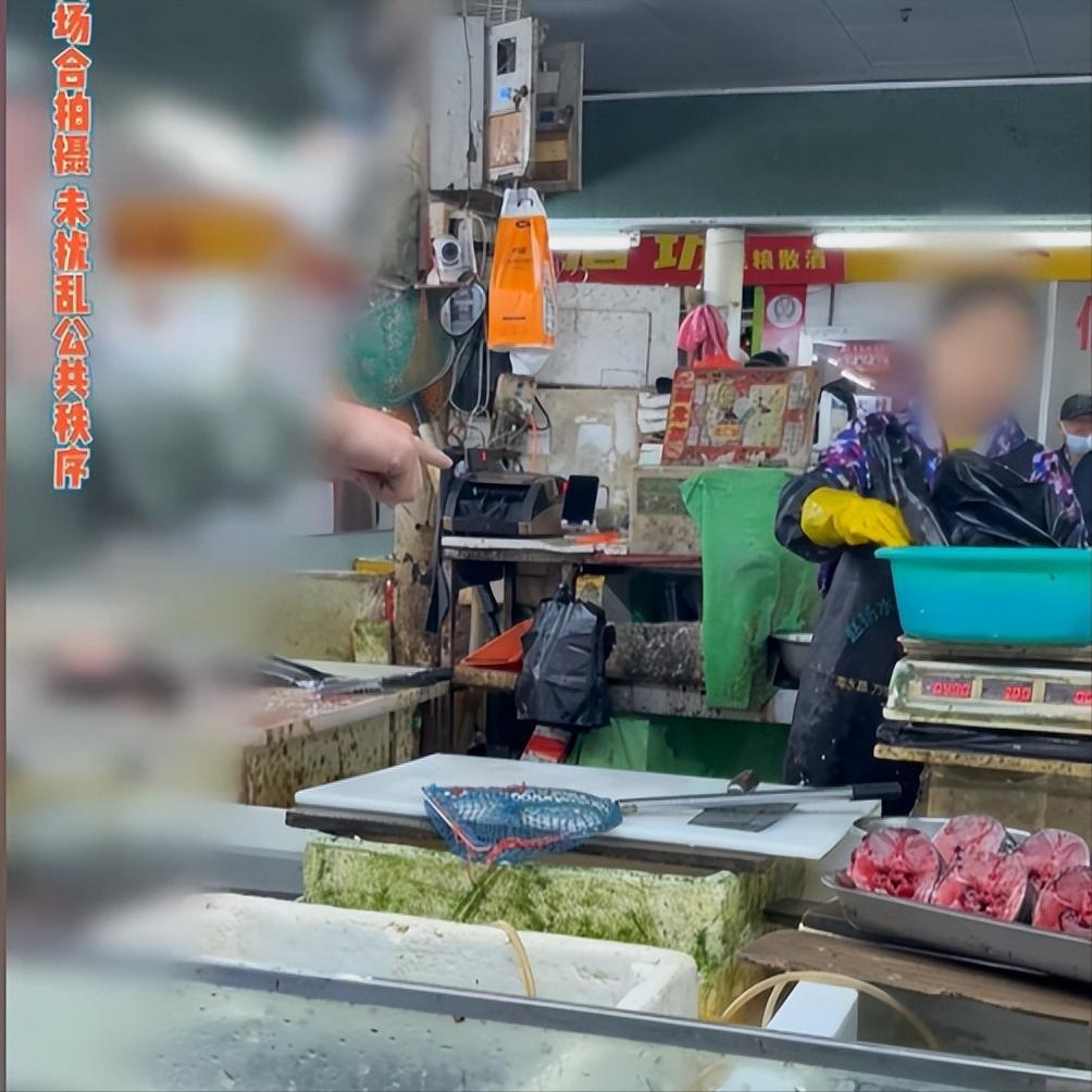 “闹大了！”南京一男子在菜场花58元买了条鱼，付钱后让鱼贩不用宰杀直接装袋，鱼贩
