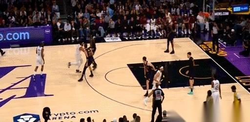 那个詹姆斯砸向骑士篮筐的球，根本不是为了拿两分。
一切从后场开始。
一个不经意的