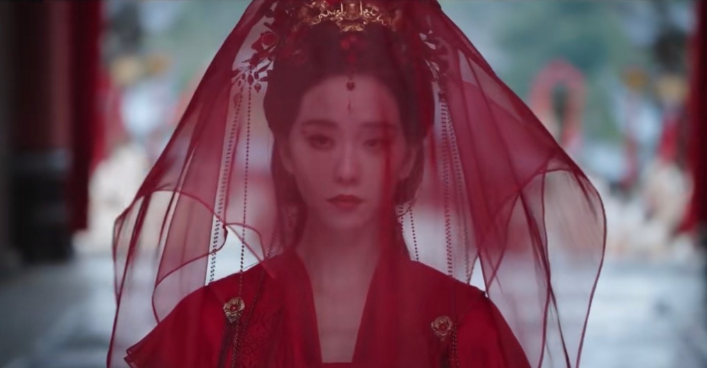 淮水竹亭自秀云间预告天[悲伤]这个中式嫁衣的正脸镜头一出来，鸡皮疙瘩就起来了！！