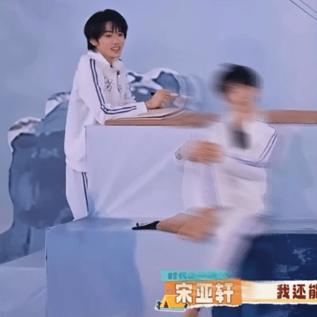 原来只是看题板吗呀选娇的跟看情书一样 