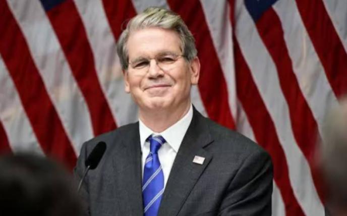 狐狸尾巴终于露出来了！一个把伊朗制裁了几十年的国家，突然主动给伊朗“开绿灯”；一