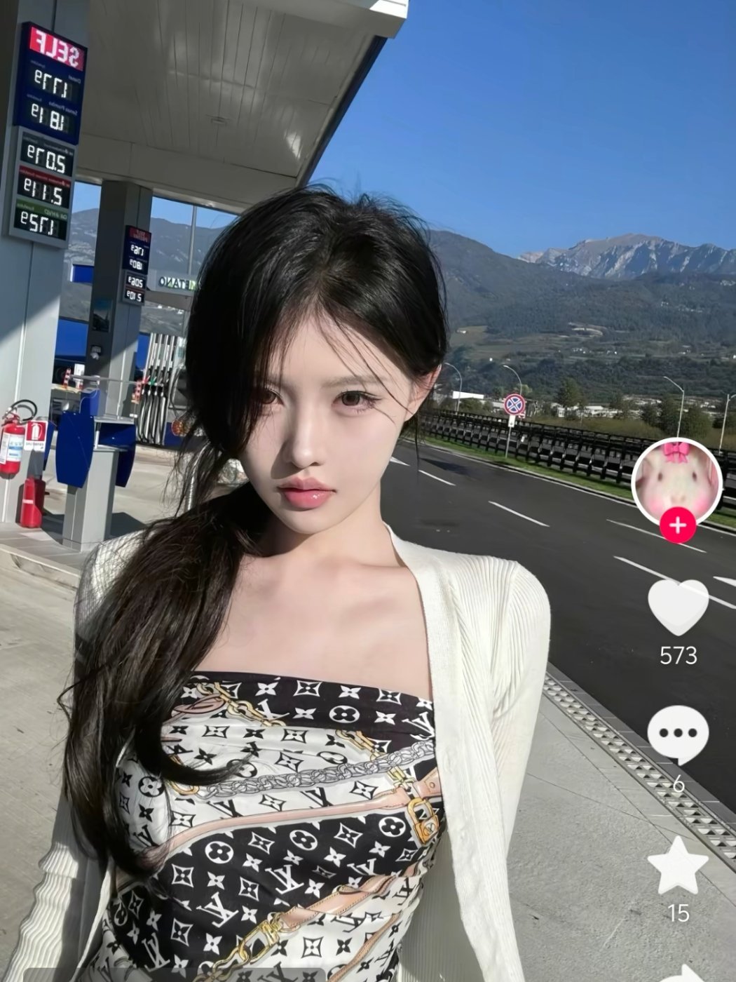 喊话吴磊的嫂子，果然主页全是美照 