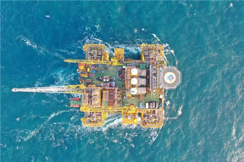 就在昨天，伴随着巨大的轰鸣声和海浪的翻滚，我国海上最大气田“深海一号”迎来了一个