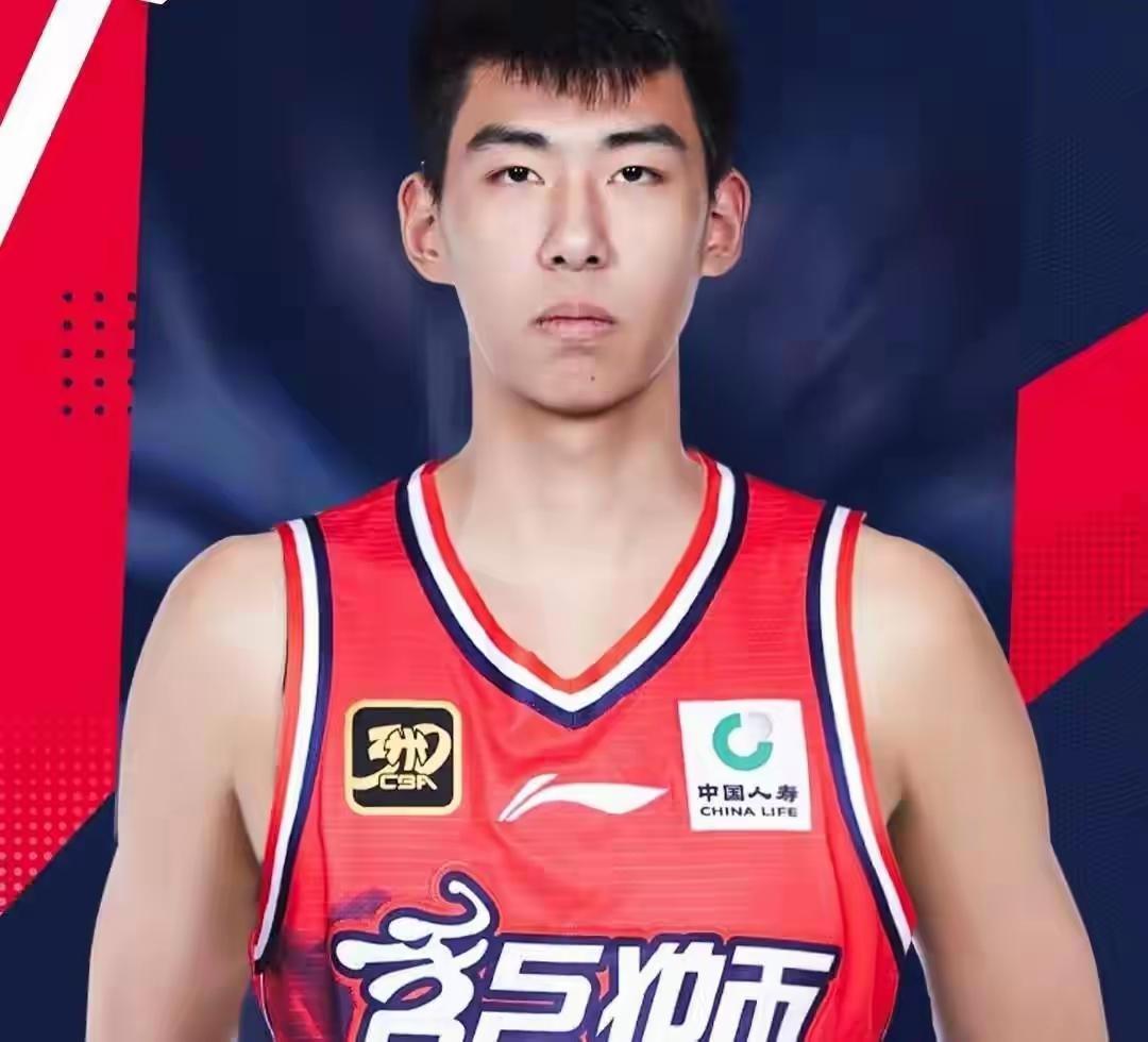 徐昕去集训队练级回来果然不一样，攻防两端都发挥出色，帮助球队力克山东男篮，取得马