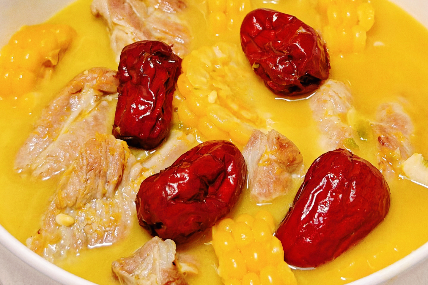 时间过得好快，今天已经立冬了，也到了进补的时节了。虽然是北方人，但也喜欢喝汤，做