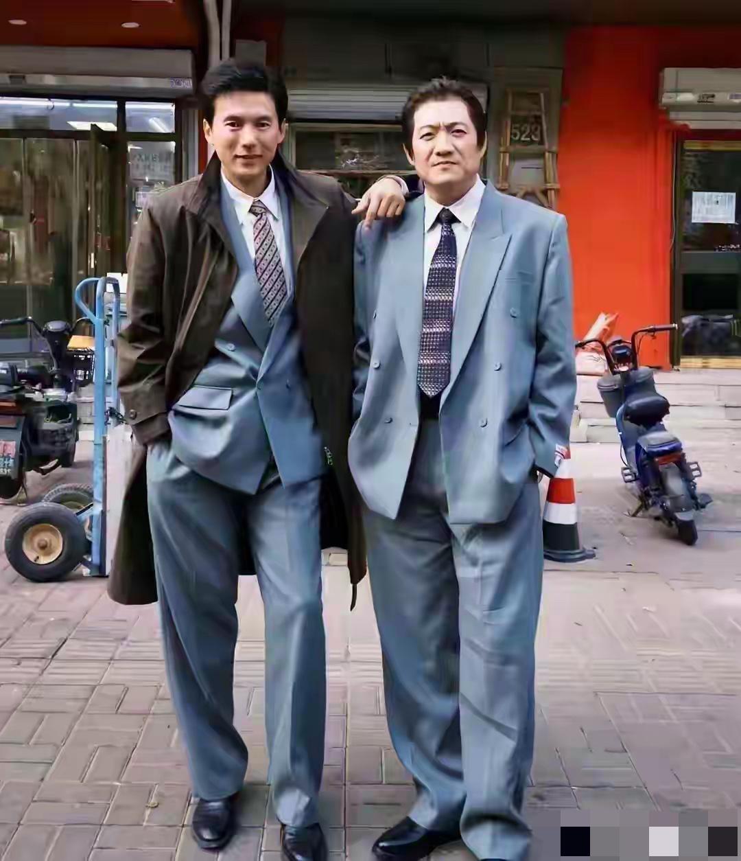 如果你能叫出这两个人的名字，算你厉害！