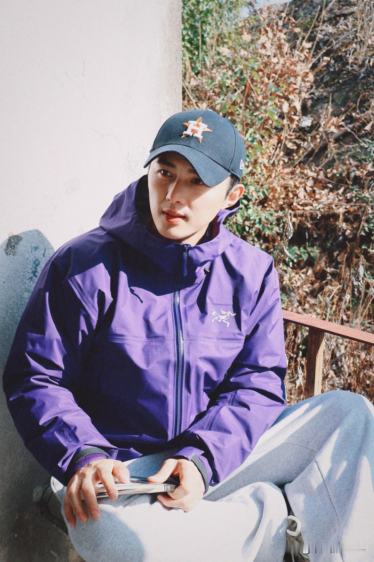 2月15日，演员叶祖新更新动态，并配文“放假咯，瞬间有了过年的感觉，回家做饭去。