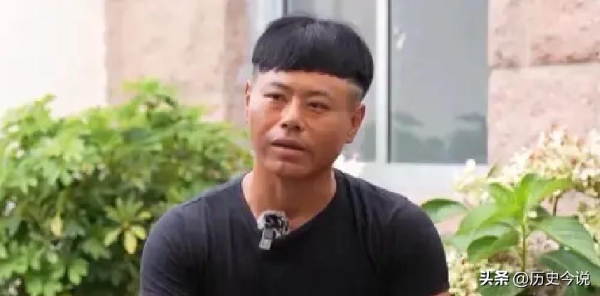 威海海边惊魂瞬间！父子被巨浪卷走，母亲跪地哭喊，现场游客束手无策
 
阅读此文前