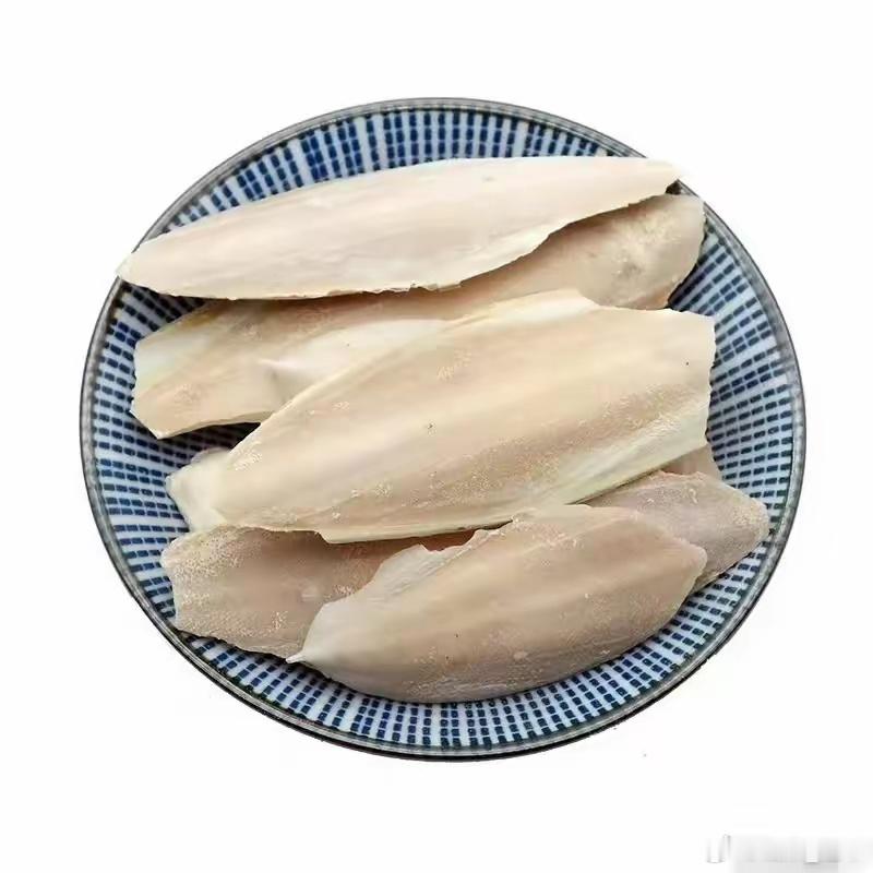 治骨刺秘方一味药，简便有效，可称一绝！导读：中医认为骨刺多因外感六淫，触感风邪后