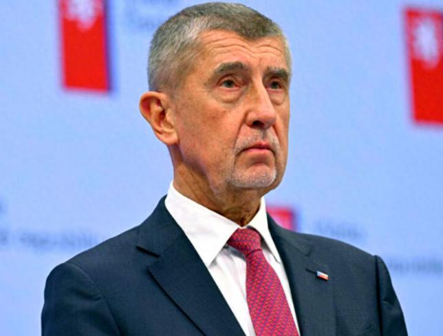 巴黎援乌峰会本来是想给乌克兰“撑场面”，结果直接演成了“阵营对立”名场面，几十个