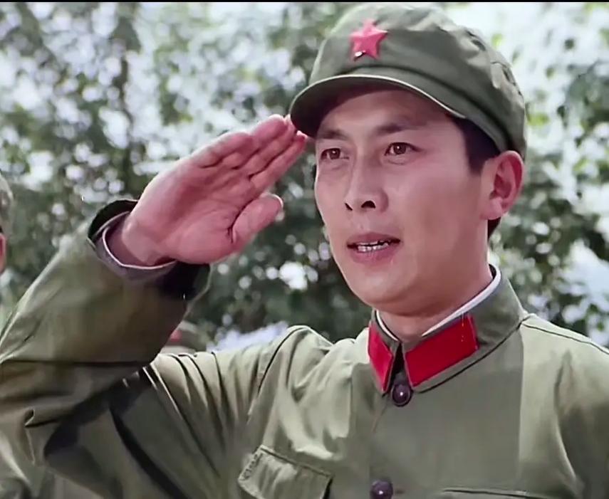 假如梁三喜不牺牲，那么他和赵蒙生，谁晋升的比较快呢？

关于这个问题，很多人会说