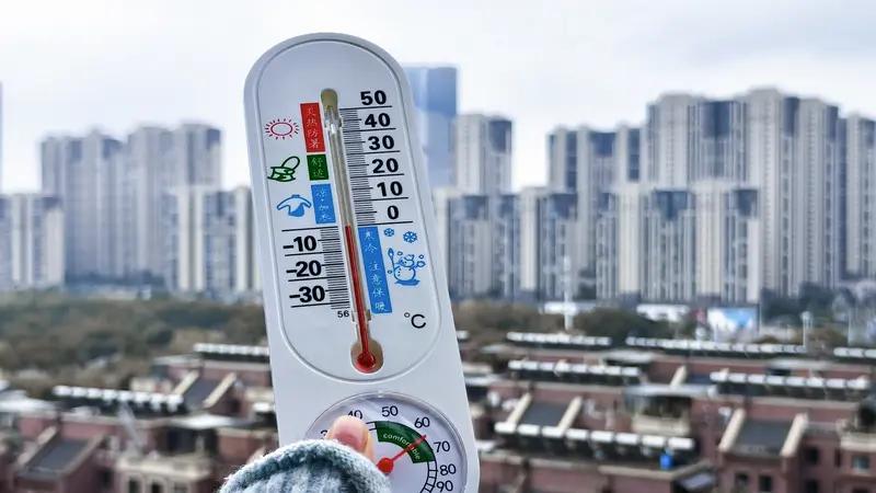全国这降温可太猛了，北方局地直接降超15°C！受冷空气影响，今天14时内蒙古东北
