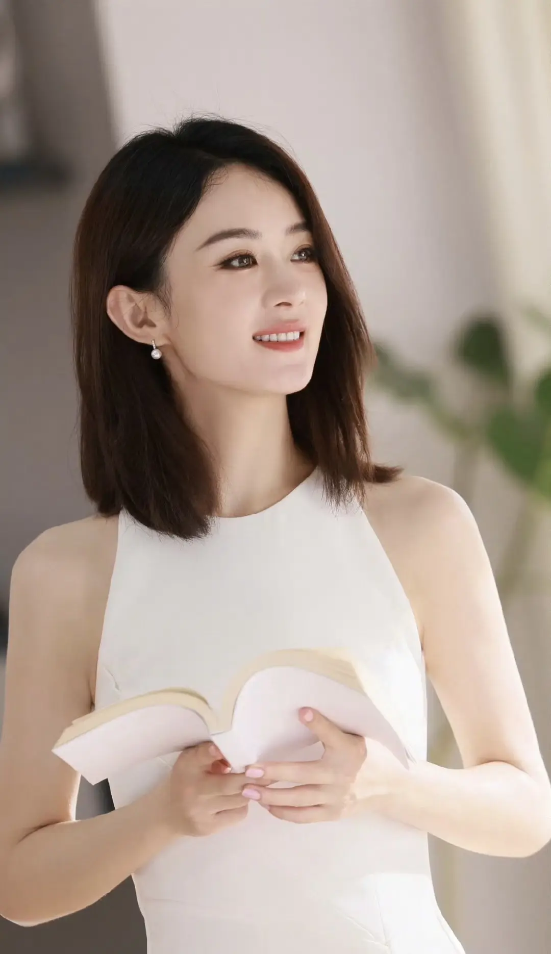 赵丽颖。