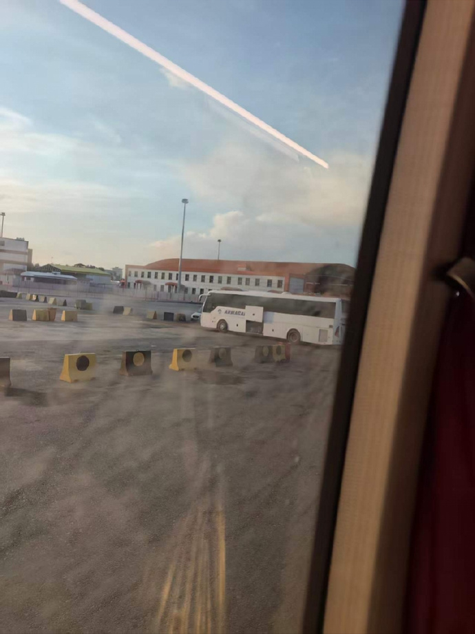 【#广州员工撤离伊朗现金不够获免费搭车#】#广州员工撤离伊朗获当地人暖心相助##