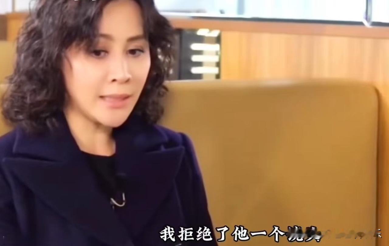拍摄《大内密探零零发》时，周星驰想让刘嘉玲拍摄一个镜头，刘嘉玲拒绝了。

在某档
