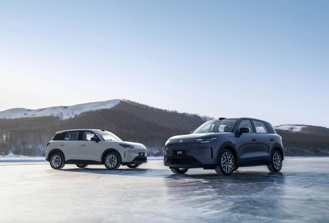 零跑A10内饰图片曝光，重要配置信息也有了
标配8.8英寸仪表➕14.6英寸2.