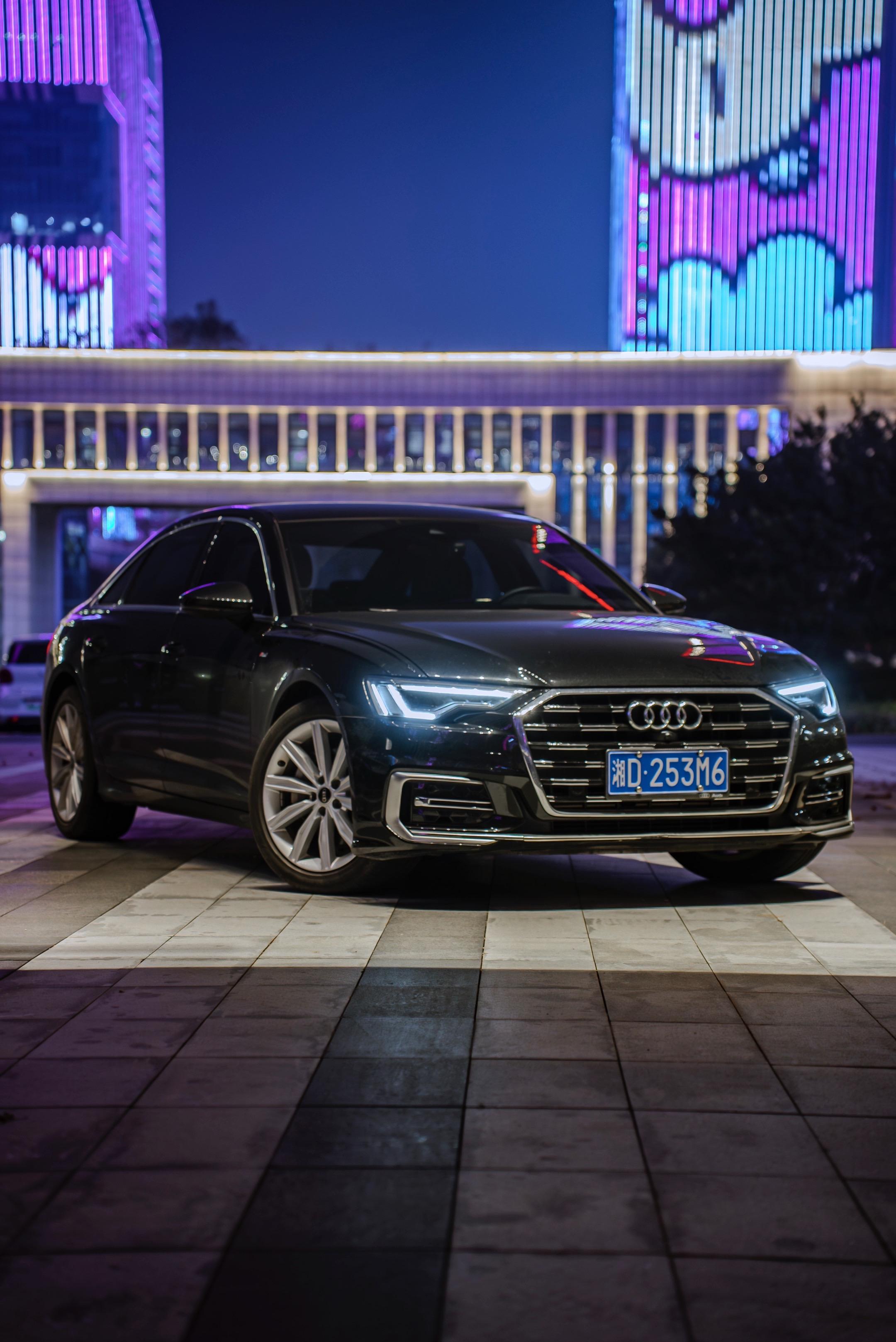 豪华车的光环下，奥迪似乎总活在一个微妙的阴影里。人们习惯性地称赞奔驰的...