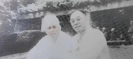 1958年，王范被连降十级，愤恨之下，向中央写下217个字的绝命书，不久后吞枪自