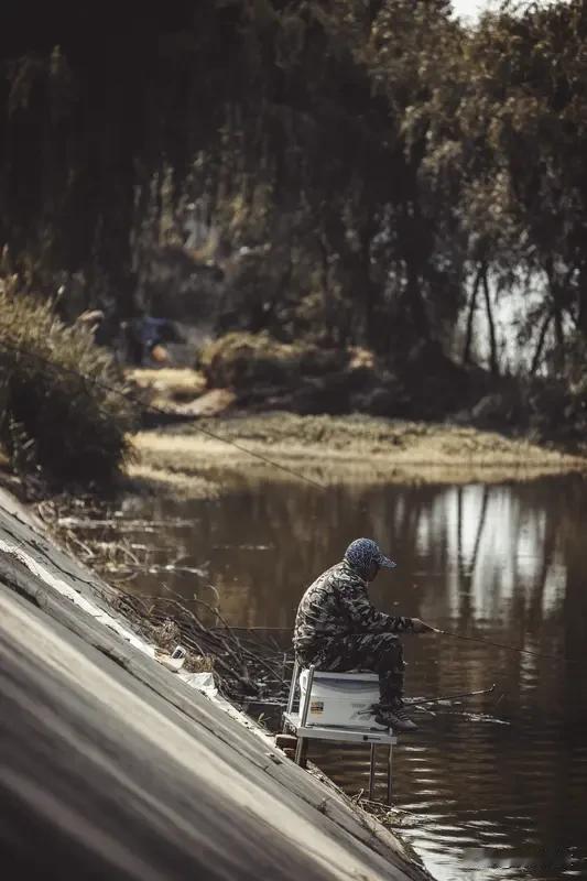 一眨眼就是一天，一回头就是一年，一转身就是一辈子，人身总有太多的来不及，珍惜每个