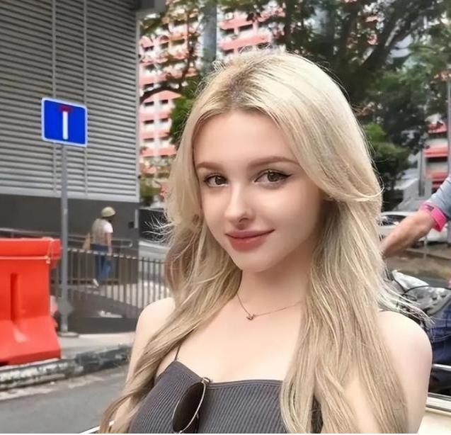 仗打到第四年，乌克兰街上的变化藏不住了：连白发老人都被推上了前线。一场战争打了四