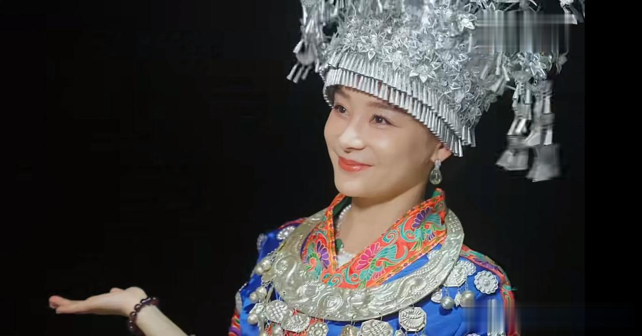 36岁的袁姗姗最近又火出天际，因为《妻子的新世界》太火爆，也让我们看到一个不一样