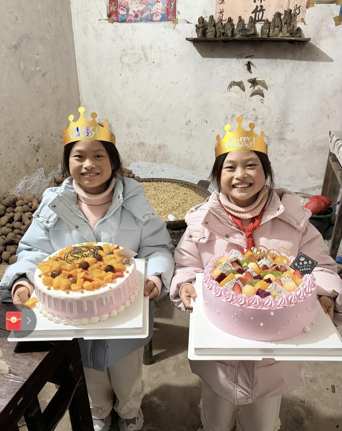 错误的答案看多了，看到正确的突然恍惚了！一位父亲发布了双胞胎女儿过生日的视频，简