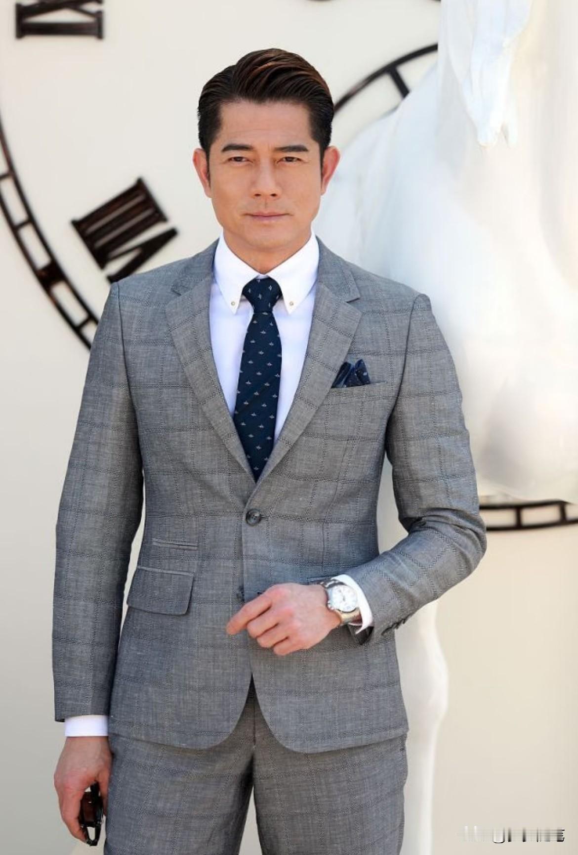 郭富城给所有男人提了一个醒，

你可以生1个，也可以生2个，

甚至可以生3个，