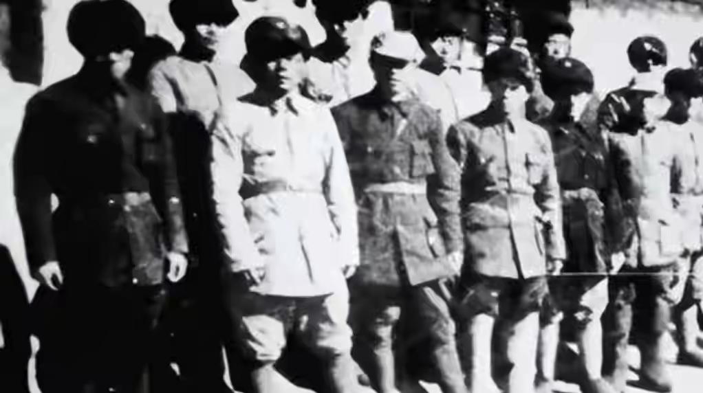 1965年毛主席重回井冈山，发现陈毅警卫在这里工作，随即为他调岗

1965年春