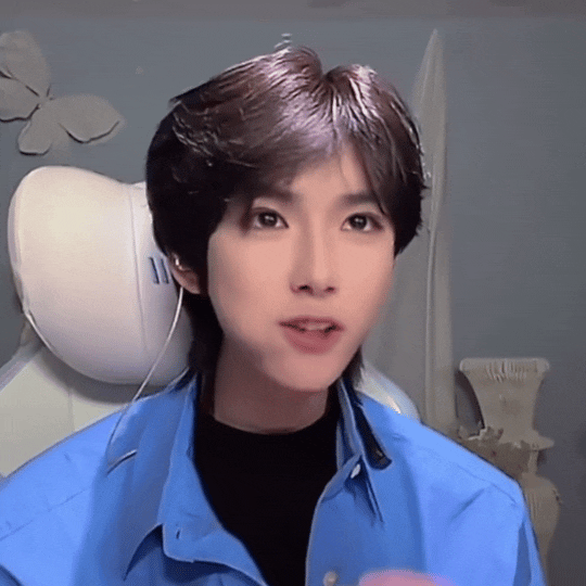 我真的感觉他无形之中做过的很多事情在后面复盘的时候都会发现很明智，不知道是阴差阳