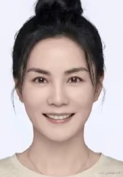 王菲，爷爷，爸爸，长相大气的三代人，这么好的基因没传下去！高知家庭……王菲的个性