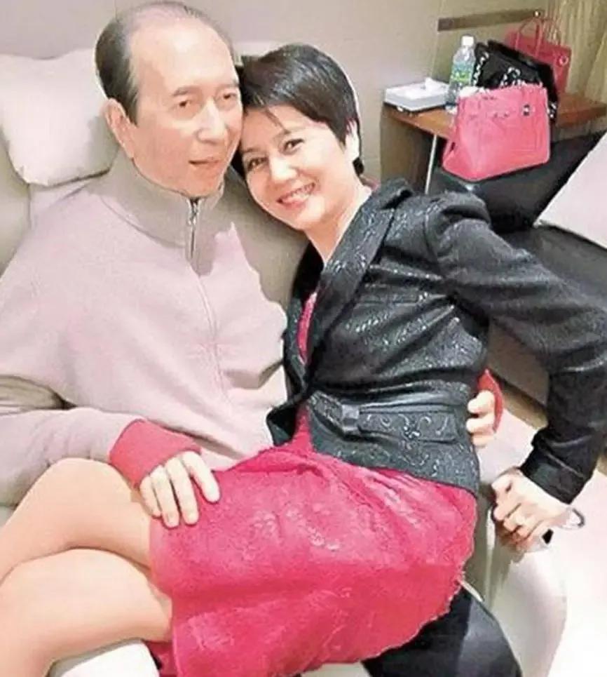 何鸿燊是个谜！2009 年，88 岁何鸿燊各脏器就已衰竭，但他直到 2020 年